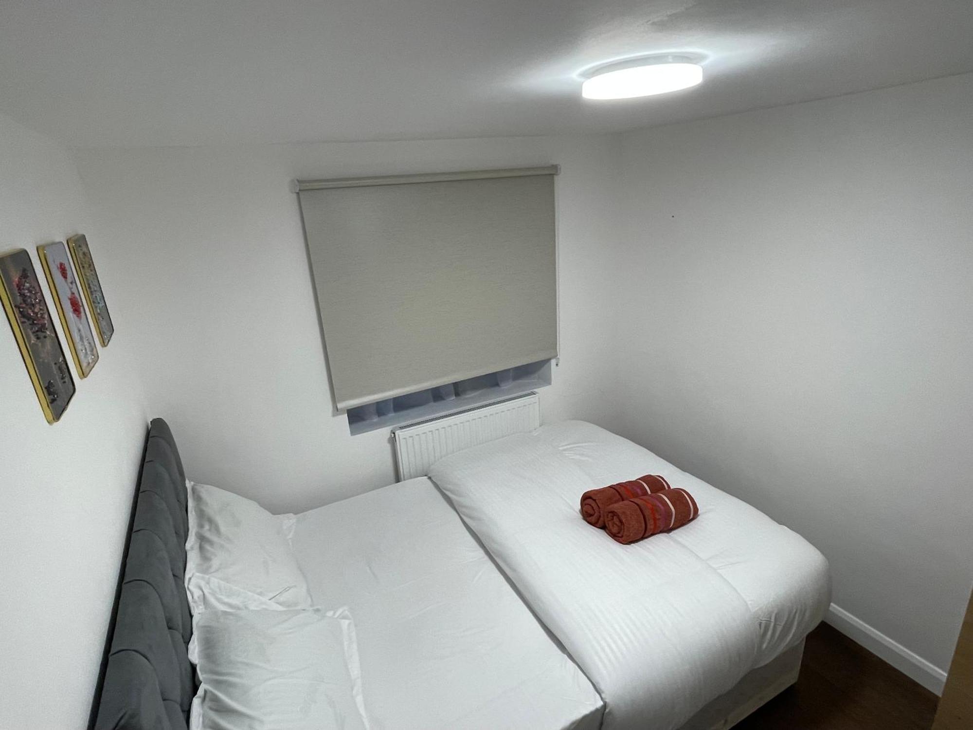 Two Bedroom Central Location Modern Flat Stratford Apartament Londra